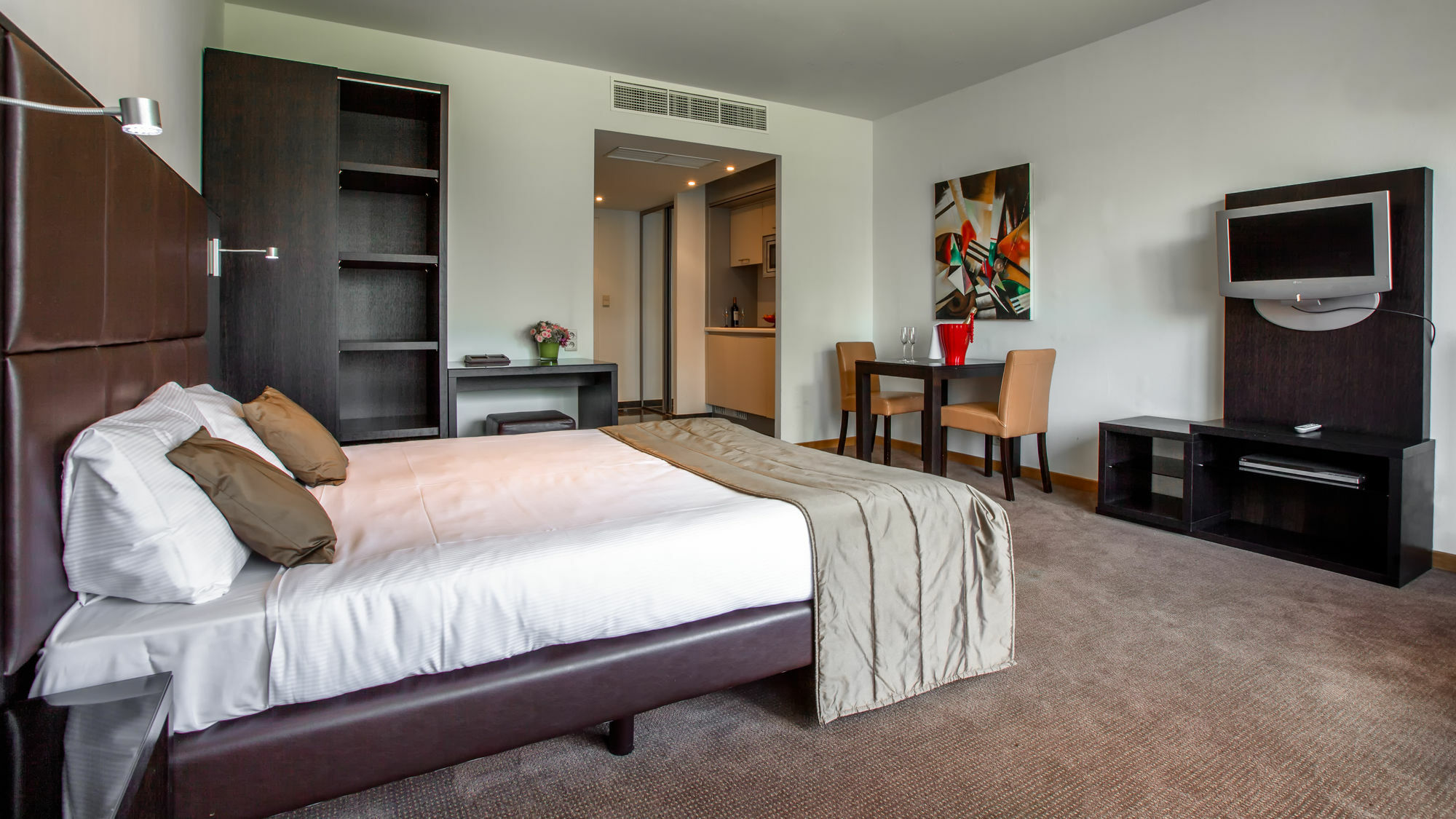 เดียม็อง สวีท บรัสเซลส์ อียู Aparthotel Etterbeek ภายนอก รูปภาพ